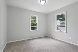 1237 Easton Dr, Akron, OH 44310 - Photo 13