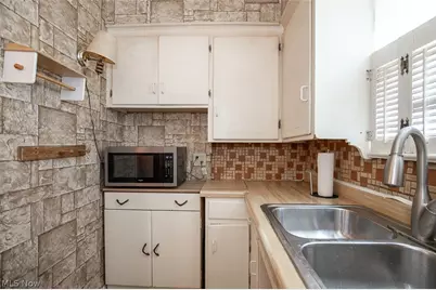 4253 W 50th Street, Loveland, OH 44144 - Photo 15