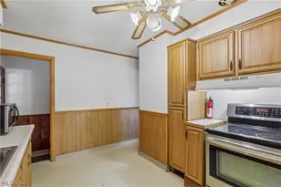 901 S Belle Vista Ave, Youngstown, OH 44509 - Photo 9