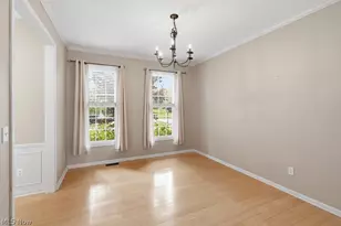 533 Continental Dr, Sagamore Hills, OH 44067 - Photo 15
