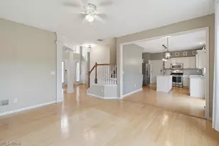 533 Continental Dr, Sagamore Hills, OH 44067 - Photo 7