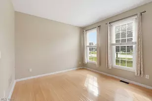 533 Continental Dr, Sagamore Hills, OH 44067 - Photo 19
