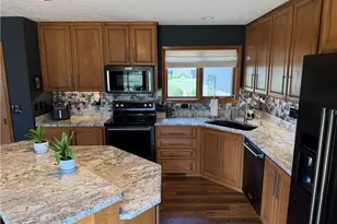 33065 Cobblestone Cir, North Ridgeville, OH 44039 - Photo 13