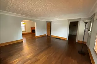 110 Bentley St, Hubbard, OH 44425 - Photo 7