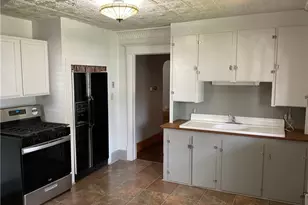 110 Bentley St, Hubbard, OH 44425 - Photo 5