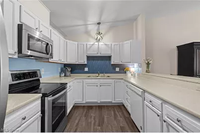 2469 Waterford Pointe Drive, Kent, OH 44240 - Photo 5