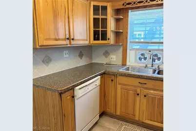 1327 W 9th Street, Lorain, OH 44052 - Photo 15