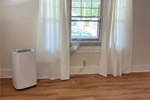 1327 W 9th St, Lorain, OH 44052 - Photo 9