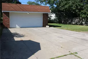 654 Poplar St, Elyria, OH 44035 - Photo 21
