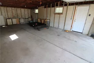 654 Poplar St, Elyria, OH 44035 - Photo 17