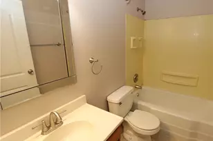 654 Poplar St, Elyria, OH 44035 - Photo 9
