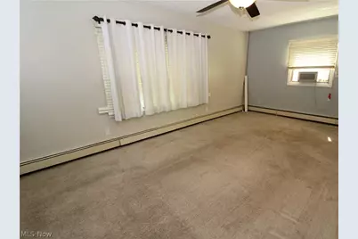 654 Poplar Street, Elyria, OH 44035 - Photo 5