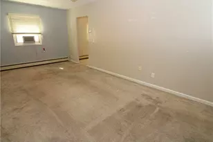 654 Poplar St, Elyria, OH 44035 - Photo 7