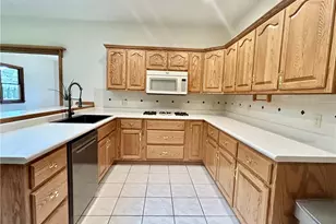 8707 Fairweather Trail, Poland, OH 44514 - Photo 9