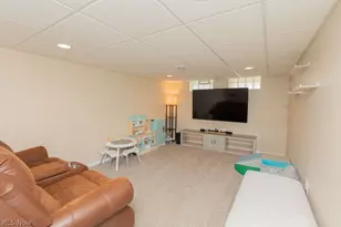 2322 Larchmont Dr, Wickliffe, OH 44092 - Photo 29