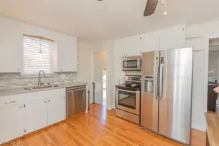 2322 Larchmont Dr, Wickliffe, OH 44092 - Photo 17