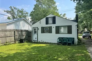 7693 Holly Dr, Mentor on the Lake, OH 44060 - Photo 3