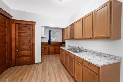 537 E Buchtel Avenue, Akron, OH 44304 - Photo 11