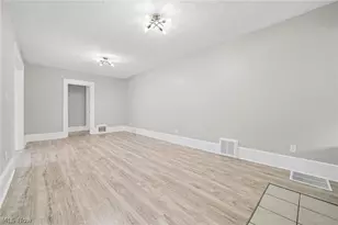 1376 Goodyear Blvd, Akron, OH 44305 - Photo 9