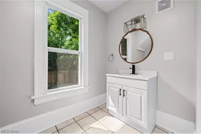1376 Goodyear Boulevard, Akron, OH 44305 - Photo 17