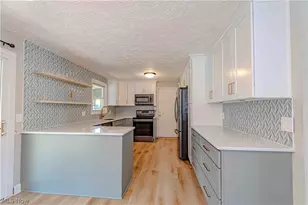 932 Richards Dr, Louisville, OH 44641 - Photo 9