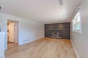 932 Richards Dr, Louisville, OH 44641 - Photo 11