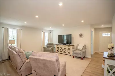 2655 Elkford Circle NE, Canton, OH 44721 - Photo 7