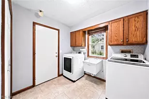 279 Ash Grove Cir, Aurora, OH 44202 - Photo 29
