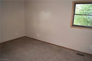 68585 Bannock Rd, St Clairsville, OH 43950 - Photo 17