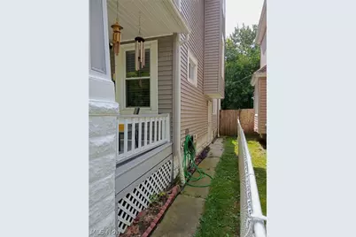 2092 W 87th Street, Loveland, OH 44102 - Photo 3