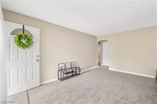 143 Conrad St, Barberton, OH 44203 - Photo 3