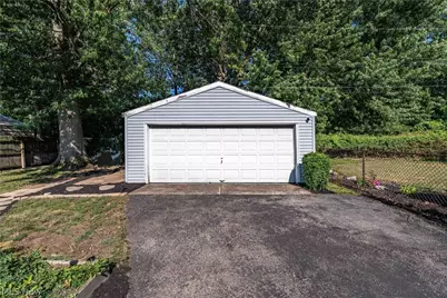 303 Erieview Boulevard, Sheffield Lake, OH 44054 - Photo 25