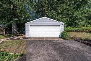 303 Erieview Blvd, Sheffield Lake, OH 44054 - Photo 25