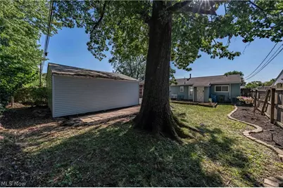 303 Erieview Boulevard, Sheffield Lake, OH 44054 - Photo 29