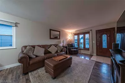 303 Erieview Boulevard, Sheffield Lake, OH 44054 - Photo 5