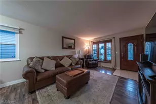 303 Erieview Blvd, Sheffield Lake, OH 44054 - Photo 5