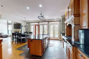 11205 Hampton Ridge Dr, Chardon, OH 44024 - Photo 13