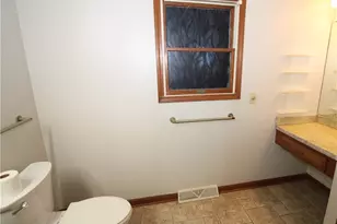 138 Loyola Dr, Elyria, OH 44035 - Photo 29