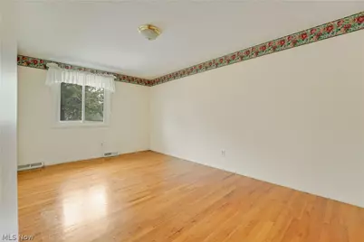 4880 Maple Hill Drive, Green Hills, OH 44131 - Photo 17