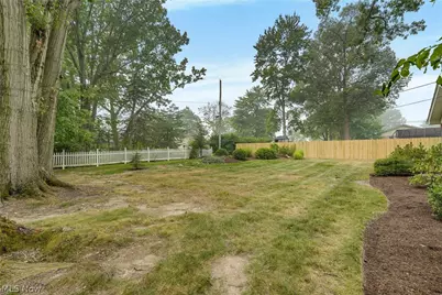 4880 Maple Hill Drive, Green Hills, OH 44131 - Photo 29