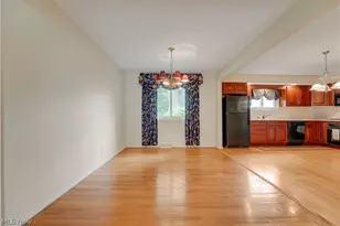 4880 Maple Hill Dr, Green Hills, OH 44131 - Photo 11