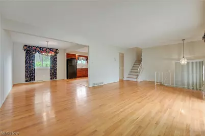 4880 Maple Hill Drive, Green Hills, OH 44131 - Photo 9