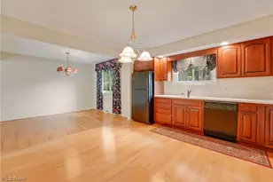 4880 Maple Hill Dr, Green Hills, OH 44131 - Photo 5