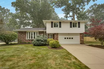4880 Maple Hill Drive, Green Hills, OH 44131 - Photo 1