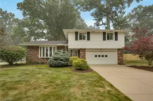 4880 Maple Hill Dr, Green Hills, OH 44131 - Photo 1