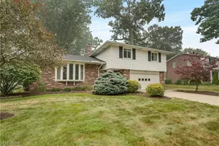 4880 Maple Hill Dr, Green Hills, OH 44131 - Photo 1