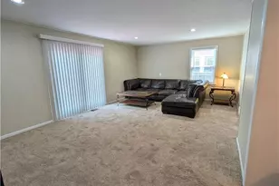 19219 Lomond Blvd, Huber Heights, OH 44122 - Photo 7