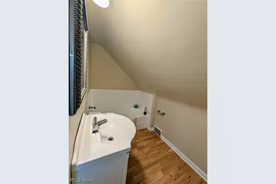 19219 Lomond Boulevard, Huber Heights, OH 44122 - Photo 17