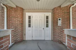 356 Village Pointe Dr, Akron, OH 44313 - Photo 5