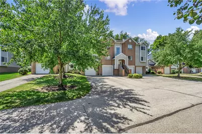 356 Village Pointe Drive #C, Akron, OH 44313 - Photo 3